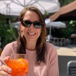 Meet your Posher, Laura